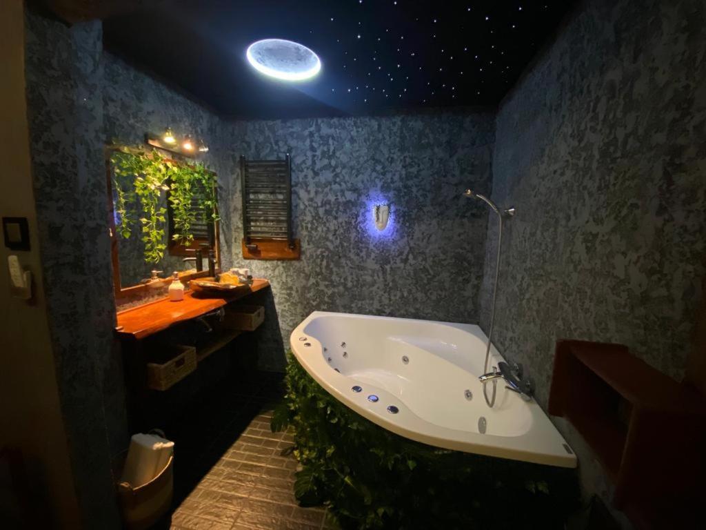 Tropicana Jacuzzi Apartment Krakau Exterior foto